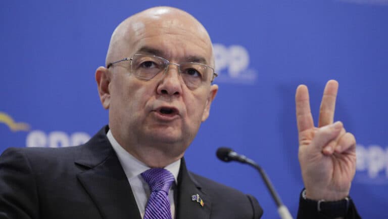 Emil Boc analizează colaborarea cu PSD: „Persistența în erori duce la catastrofă. Corectarea acestora este un semn pozitiv.”