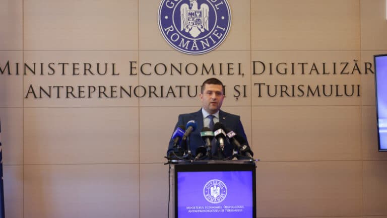 Radu Miruță și planurile sale controversate privind angajații cu „contracte solide”: „Aceasta este calea cea mai sigură”