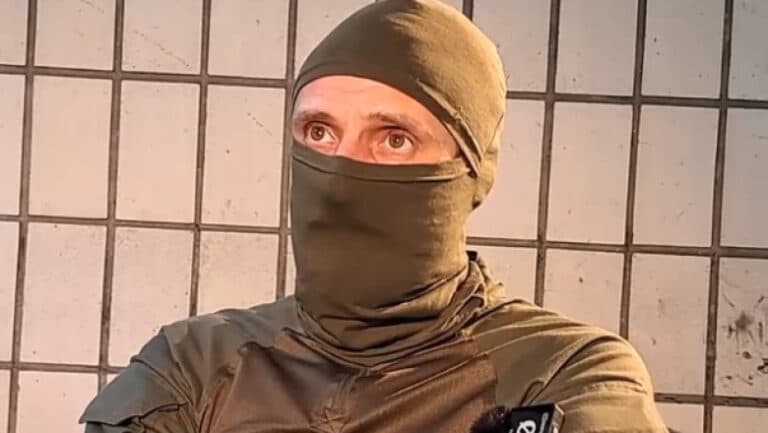 Luptător român din prima linie în Ucraina avertizează asupra riscurilor unui conflict în România: „Cine își pleacă capul, va fi tăiat de sabia Rusiei.”