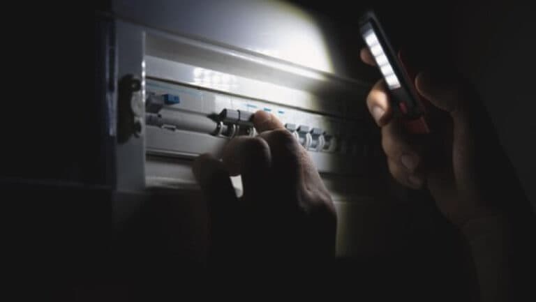 Ministrul Energiei: Riscul unor pene de curent este real, dar nu vor fi într-o formă masivă sau blackout.
