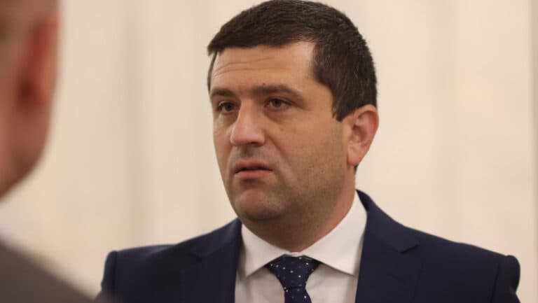 Radu Miruță dezvăluie salariile exorbitante din sectorul public: „Manageri care câștigă 50.000 de lei pe lună și contracte care nu corespund realității.”