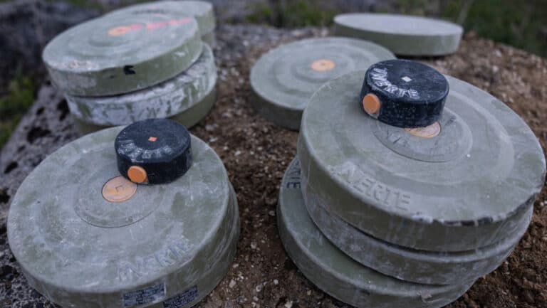 Finlanda și Lituania își propun să demareze fabricarea de mine antipersonal începând cu anul viitor.