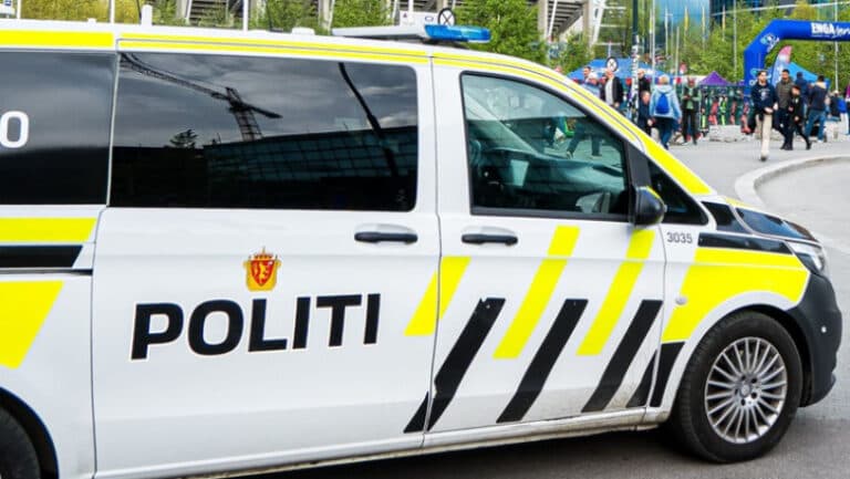 Spargere de tăcere: Schimb de focuri într-un mall din Oslo, o persoană rănită.