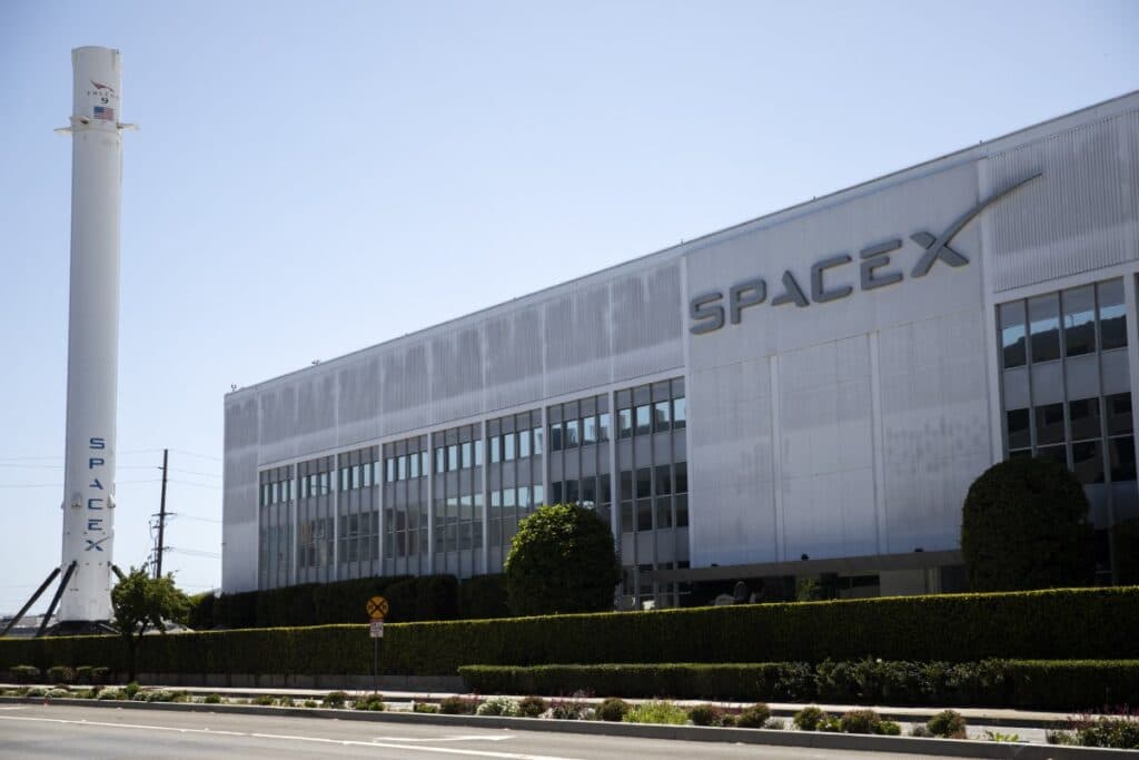 Fostul manager de la SpaceX acuză hărțuire, răzbunare și încălcări ale securității într-un proces judiciar.