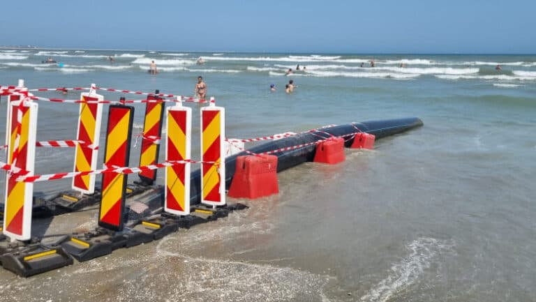Primăria Năvodari, penalizată pentru deversarea apelor pluviale în mare, a primit amenzi uriașe pe litoral de peste 800.000 lei