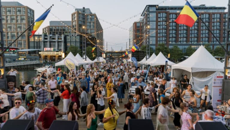 Peste 12.000 de participanți au adus la viață tradițiile românești la cel mai grandios festival din SUA, la Washington.