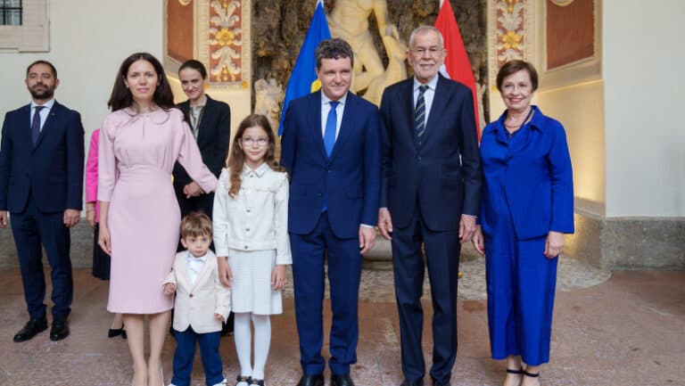 Nicușor Dan și familia sa, momente de neuitat la spectacolul de operă din Austria