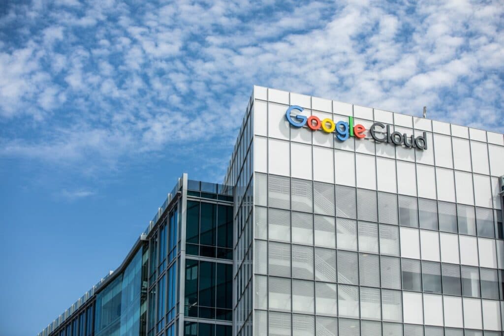 Consumul de energie al centrelor de date Google s-a dublat în patru ani.