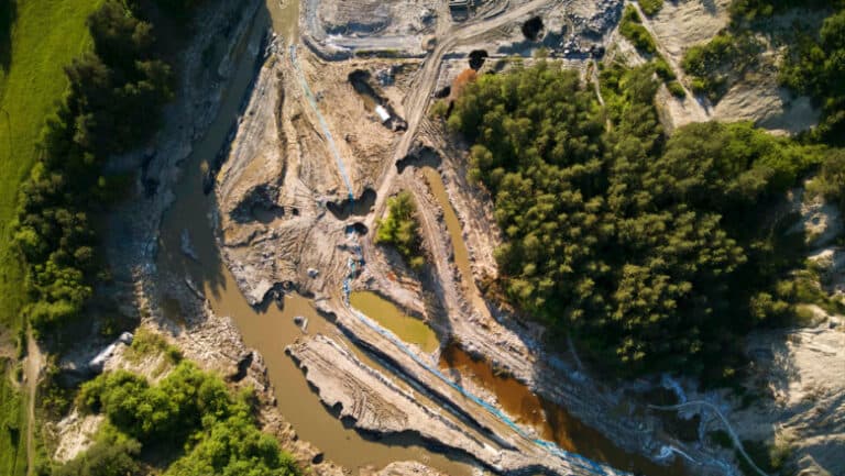 Guvernul investește 17,8 milioane de lei în desalinizare, ca răspuns la tragedia de la Praid. Cseke Attila: „Suntem alături de comunitate.”