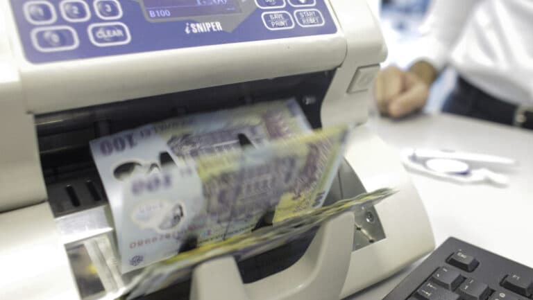 Guvernul intenționează să limiteze pensiile și salariile și în anul următor. Declarația lui Ilie Bolojan.