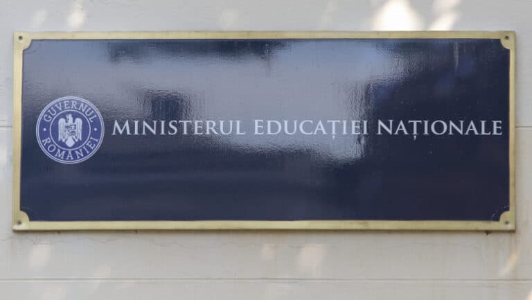 În ultimele două ani de învățământ, predomină bursele sociale și de excelență (Studiu)