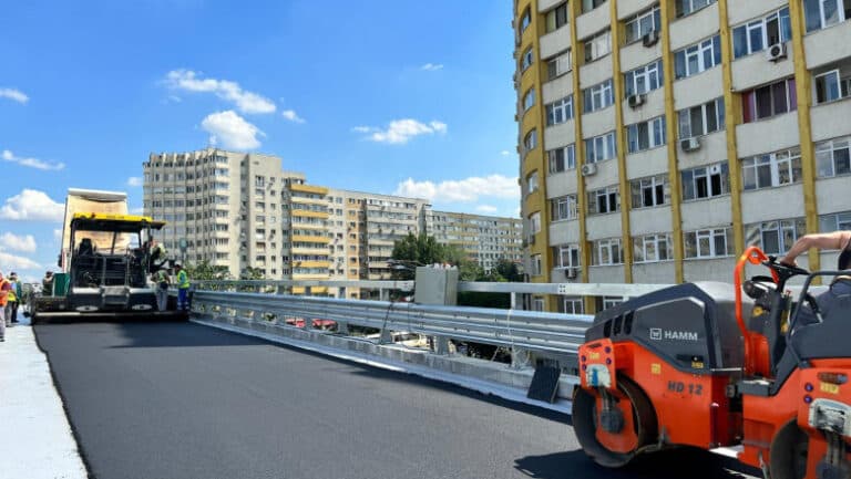 Se dă startul lucrărilor de reabilitare a străzilor și trotuarelor din București: bugetul Primăriei și durata proiectului.