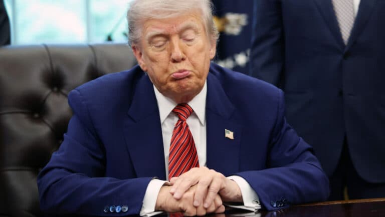 Iranul ripostează la afirmațiile lui Donald Trump, subliniind că nu a cerut o discuție cu oficialii americani.