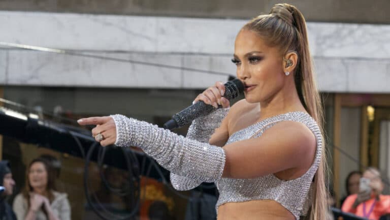 Jennifer Lopez își face apariția în București pentru un concert de neuitat în Piața Constituției, în această seară