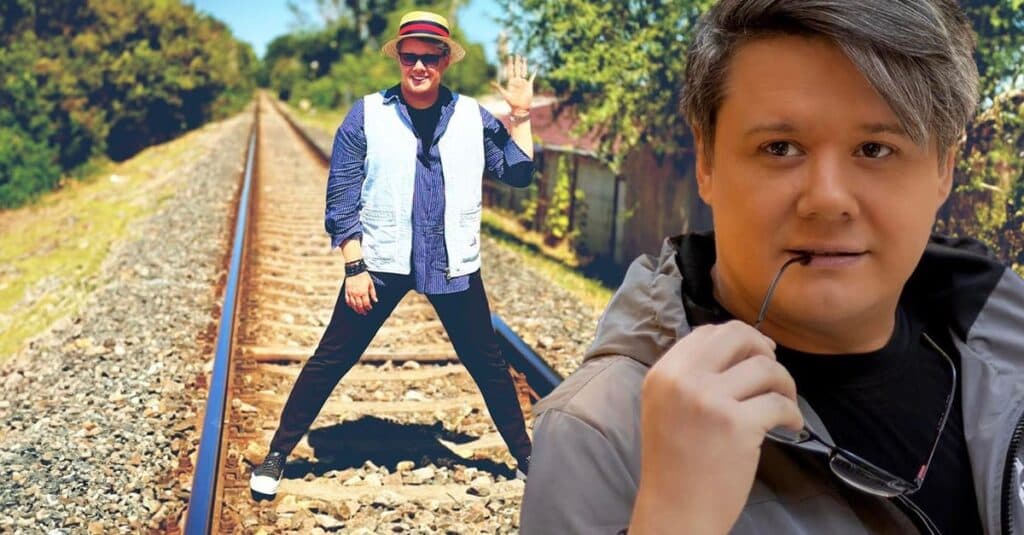 L-ai ascultat cântând, dar l-ai surprins cum își exprimă arta pe pânză? Descoperă creația lui Fuego: „Nu mă consider pictor, dar…”