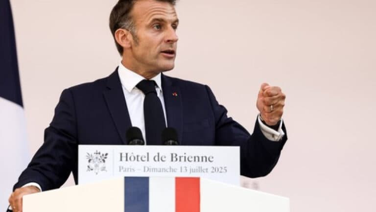 Macron promite dublarea fondurilor pentru apărare până în 2027: „Siguranța națională necesită investiții sporite în securitate.”