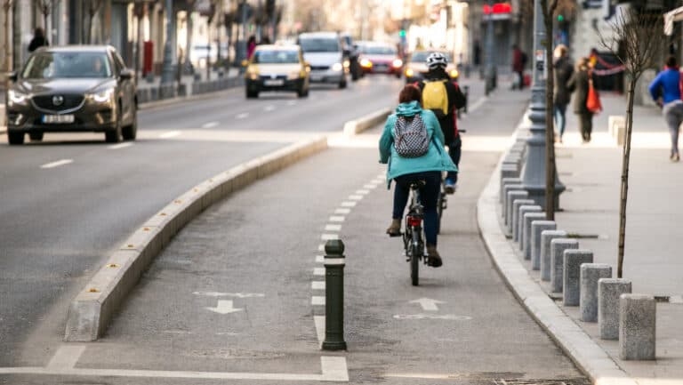 Bucureștiul îmbrățișează ciclismul: Planul Velo pentru pistele de biciclete a primit undă verde de la primarul interimar