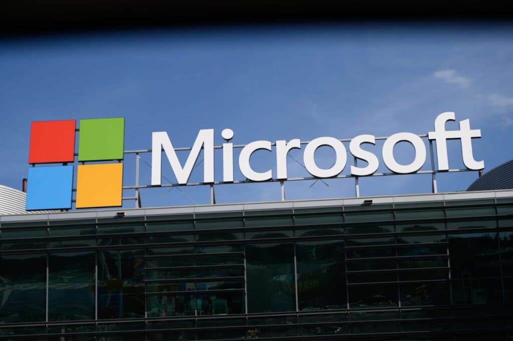 Microsoft își închide birourile din Pakistan.