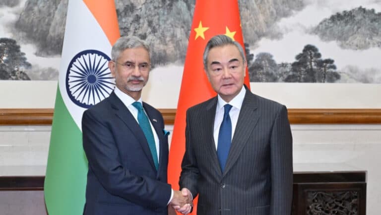 Reuniune istorică la Beijing: Ministrul indian de externe, în mijlocul tensiunilor teritoriale cu China.