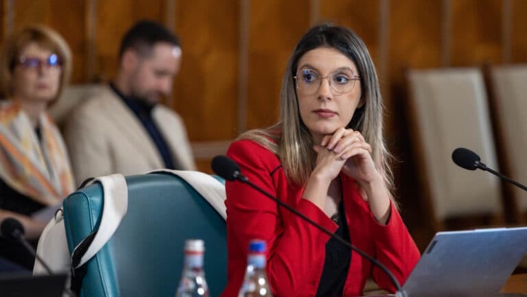 Ministrul Mediului propune instalarea de camere de supraveghere pentru angajații de la Apele Române, în urma unui incident de agresiune asupra unei inspectoare din Dolj.
