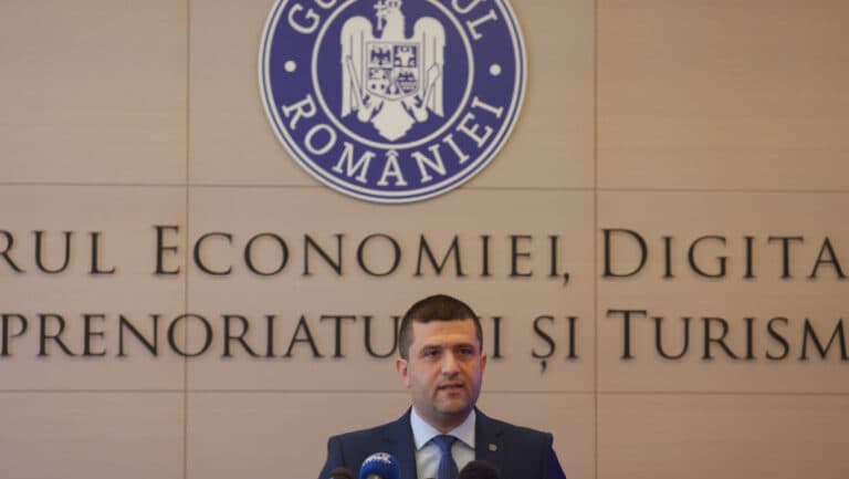 Miruță răspunde acuzațiilor privind schimbarea sinecuriștilor: “Este o minciună, le e frică de venirea specialiștilor.”