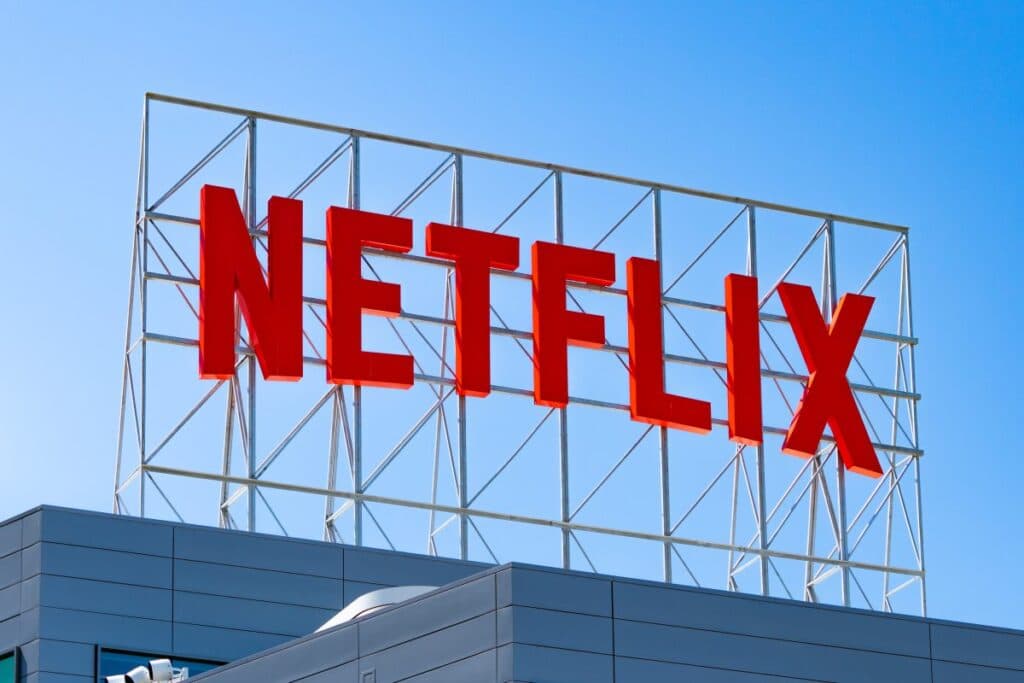 Netflix îmbrățișează tehnologia GenAI în producțiile sale cinematografice și seriale.