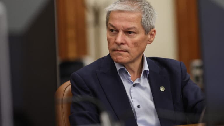Dacian Cioloș, posibil candidat la conducerea SRI sau SIE.