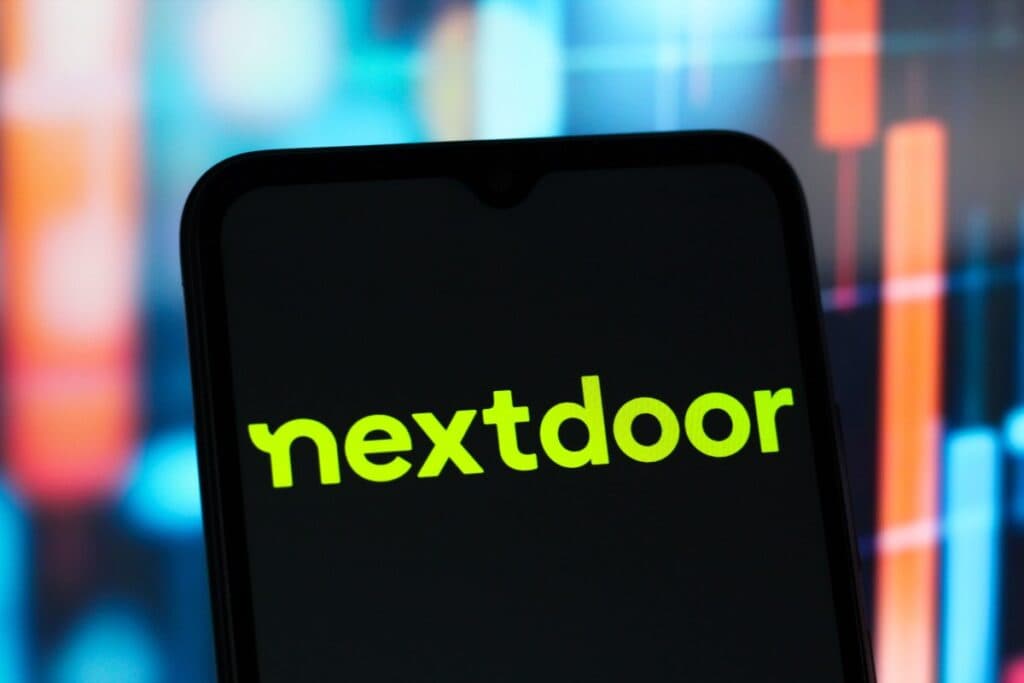 Nextdoor își transformă aplicația cu recomandări inteligente, știri locale și alerte de urgență în timp real.