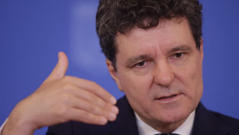 Nicușor Dan a dezvăluit detaliile financiare: venituri și datorii ale președintelui în prim-plan.