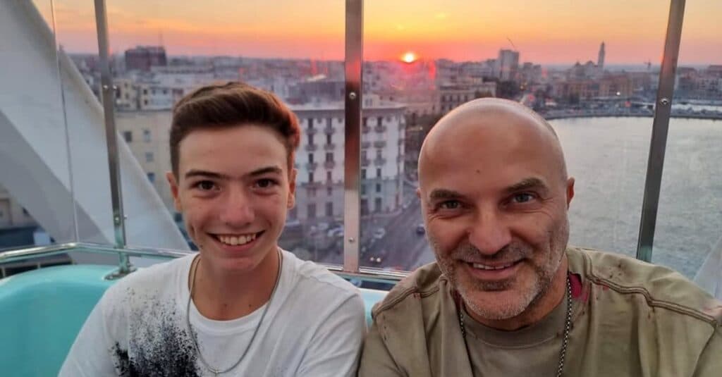 Performanța fiului lui Dan Capatos la Evaluarea Națională. Jurnalistul, în extaz: „Asta e o adevărată sursă de mândrie, Andrei!”