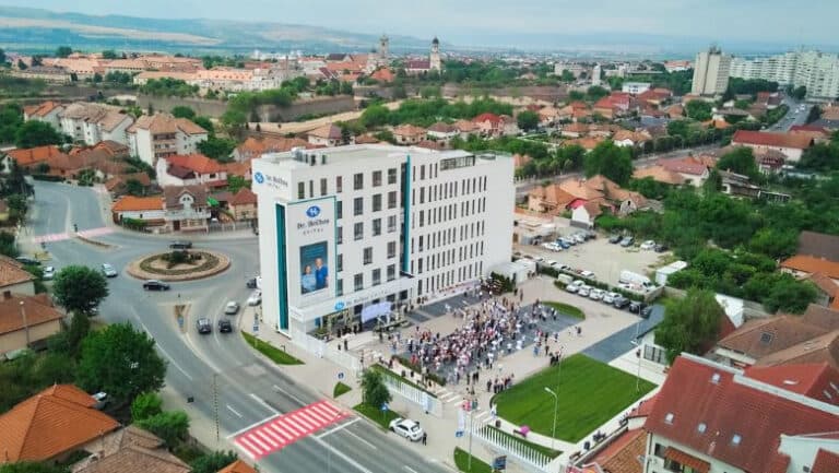 Un nou capitol pentru sănătatea oculară în Transilvania: Spitalul de oftalmologie Dr. Holhoș, deschis cu o investiție impresionantă de 6 milioane de euro.