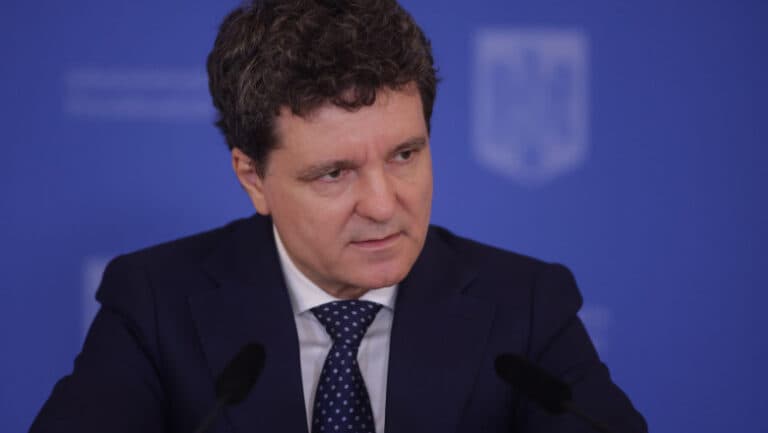 Locuințele parlamentarilor din București și Ilfov nu mai sunt subvenționate; Nicușor Dan a semnat legea.