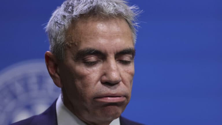 Abandonul lui Dragoș Anastasiu ridică semne de întrebare asupra reformei companiilor. Conform surselor, PSD ar fi preferat ca Marian Neacșu să preia coordonarea