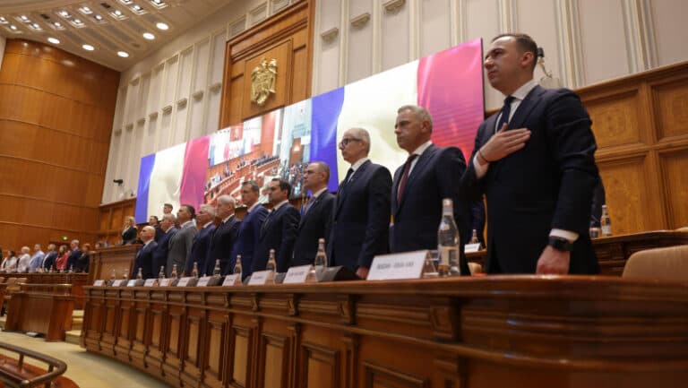 Este posibil ca opoziția să inițieze o moțiune de cenzură în contextul asumării răspunderii Guvernului Bolojan pentru măsurile fiscale?