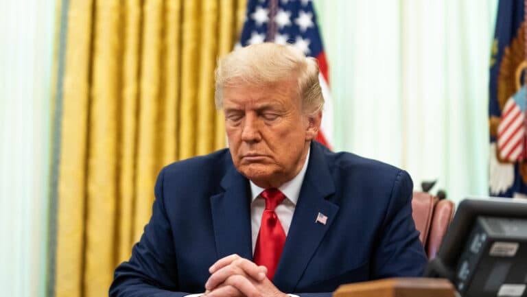 Polonia îl pune în gardă pe Donald Trump: „Rusia subminează inițiativele sale diplomatice.”