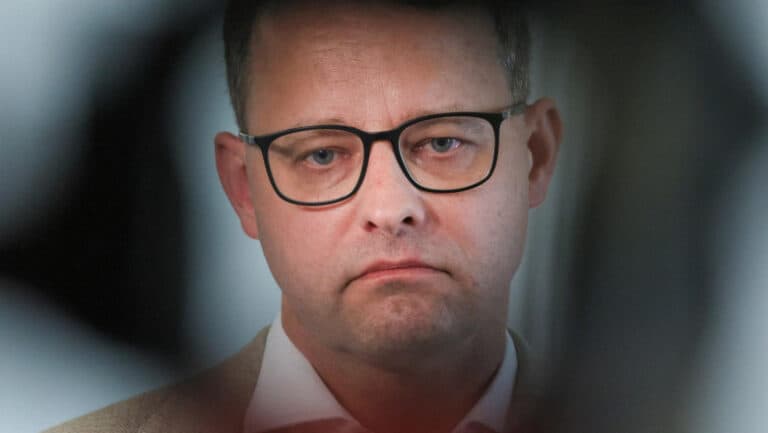 Polonia își recheamă ambasadorul din Ungaria, ca reacție la acordarea azilului politic unui fost viceministru acuzat de corupție de către Orban.