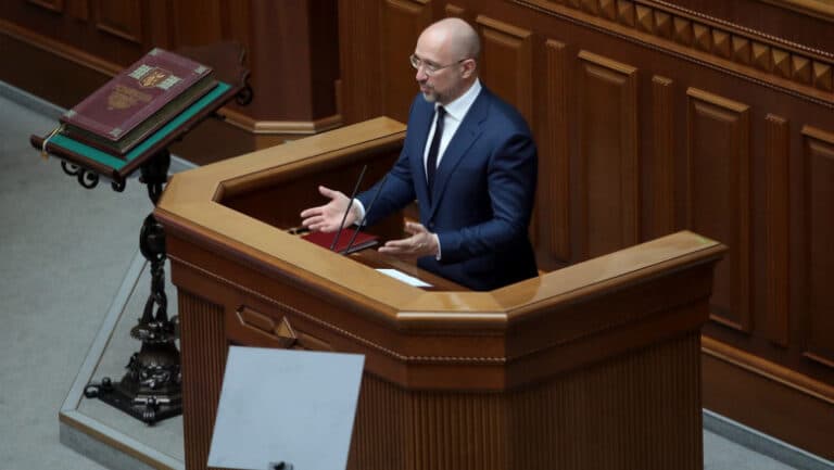 Premierul Ucrainei își anunță retragerea, Parlamentul de la Kiev pregătește alegerea unui nou guvern în curând.