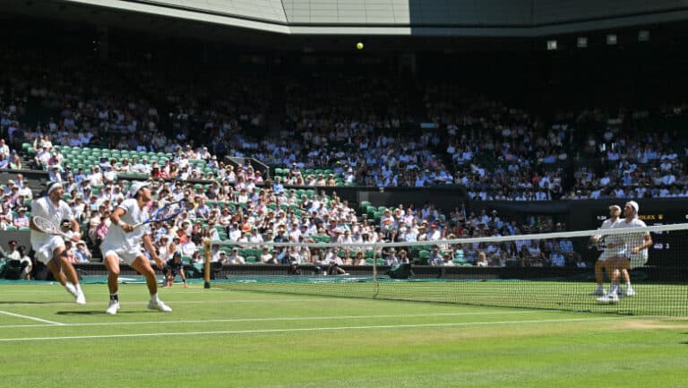 Premii istorice la Wimbledon: Finaliștii se luptă pentru 4 milioane de dolari, dar taxele le taie câștigurile pe jumătate.