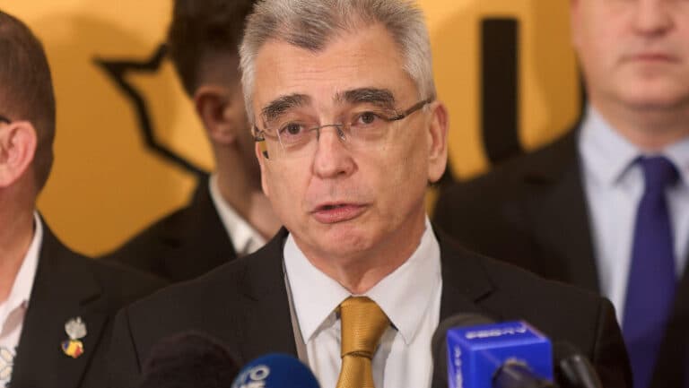 Răspunsul AUR la deciziile Guvernului Bolojan: Alianța de la putere urmărește să împovăreze întreaga populație română.