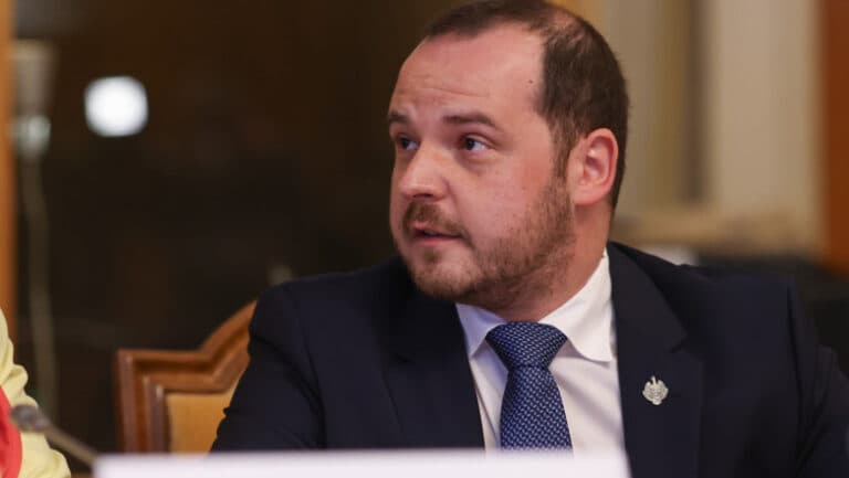 Rogobete va lua masa alături de managerul spitalului, degustând preparatele servite pacienților.