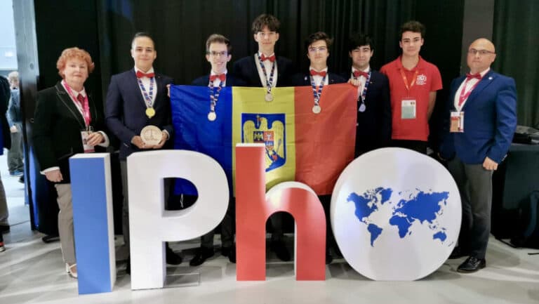 România strălucește la Olimpiada Internațională de Fizică: medalii de aur, argint și distincții deosebite