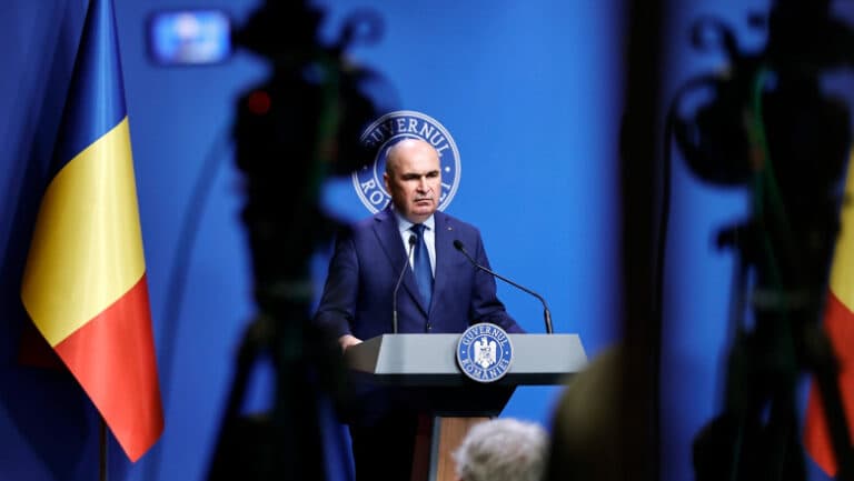 „Guvernul clarifică: România nu se va implica în conflict, răspunzând zvonurilor false despre premierul Ilie Bolojan.”