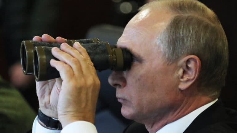 Rusia suspendă festivitățile navale de Ziua Flotei din motive de securitate, iar Putin le transmite marinilor un mesaj de felicitare