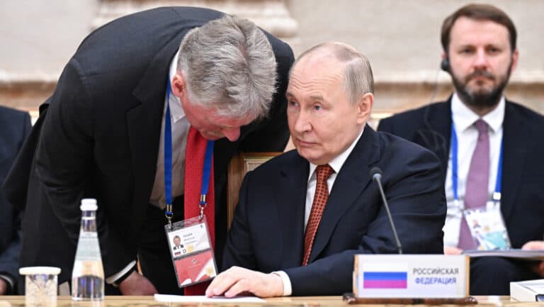 Rusia își declară disponibilitatea pentru noi negocieri cu Ucraina, în urma ultimatumului de 50 de zile impus de Trump.