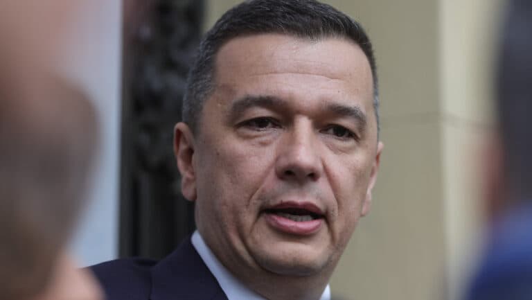 Tensiuni în Coaliție: Grindeanu acuză USR de plagiat și dezvăluie reducerea subvențiilor cu 40% propusă de PSD.