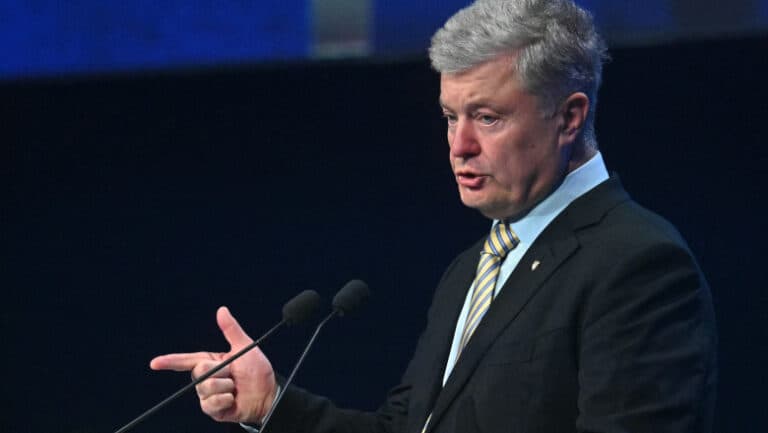 Tensiuni crescute în politica ucraineană: Petro Poroșenko îl critică pe Volodimir Zelenski pentru „autoritarism” și „eroare gravă”.
