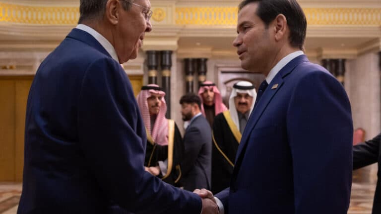 Întâlnire de nivel înalt între secretarul de Stat american, Marco Rubio, și omologul său rus, Serghei Lavrov.