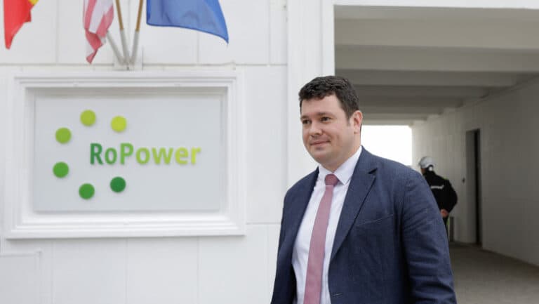 Directorul Nuclearelectrica a decis să contribuie cu 20% din salariu pentru susținerea proiectelor esențiale în domeniu.