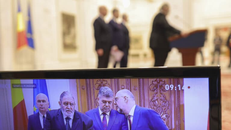 Sindicatele solicită stoparea subvențiilor pentru partidele politice din fonduri publice.