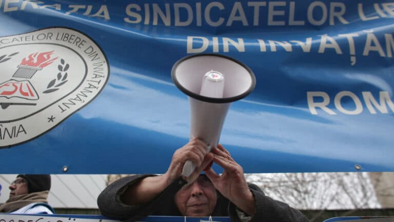 Sindicaliștii din Educație îi solicită lui Nicușor Dan: măsurile de „optimizare” adoptate de Guvern ar putea genera un preț mult mai ridicat